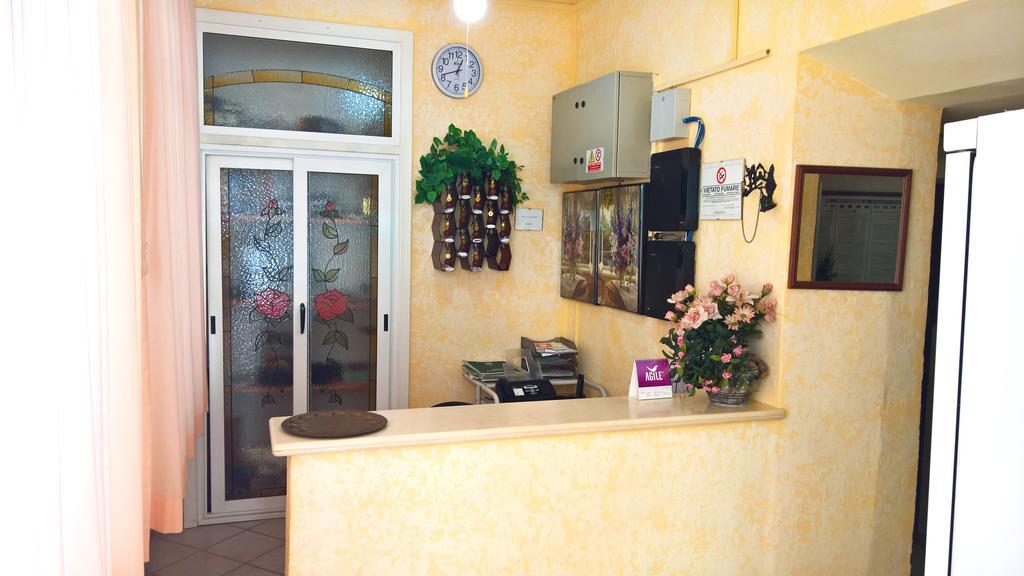 Albergo Golfo Фоллоніка Екстер'єр фото