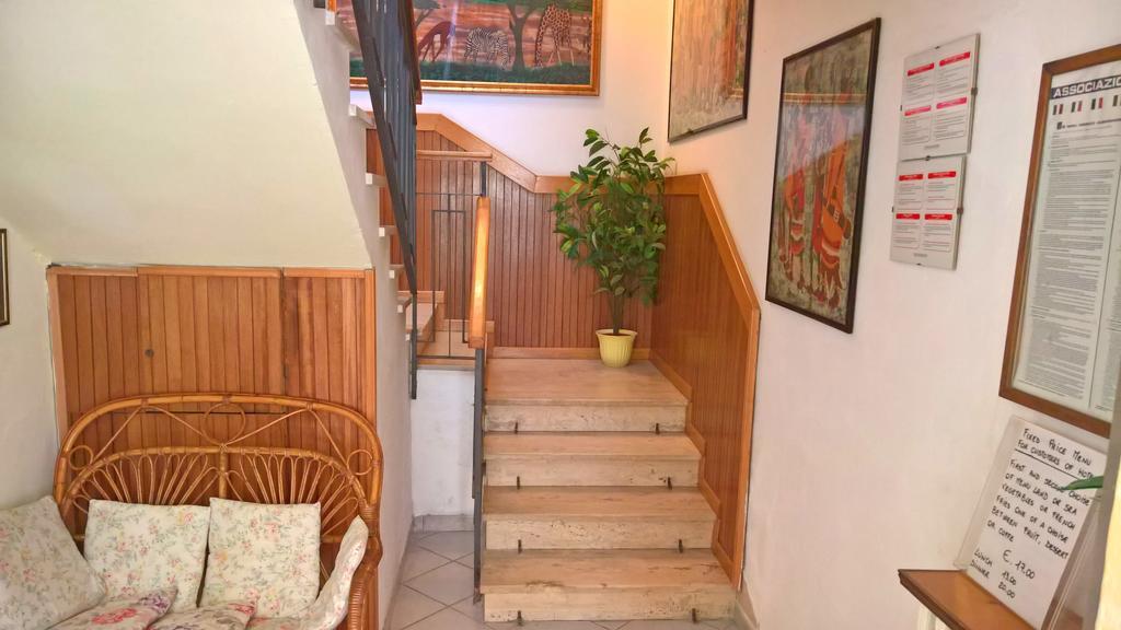 Albergo Golfo Фоллоніка Екстер'єр фото