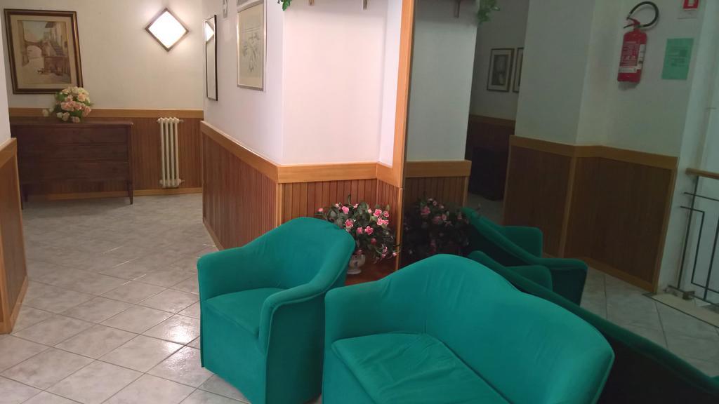 Albergo Golfo Фоллоніка Екстер'єр фото