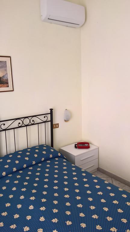 Albergo Golfo Фоллоніка Екстер'єр фото