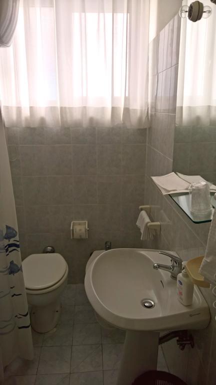 Albergo Golfo Фоллоніка Екстер'єр фото